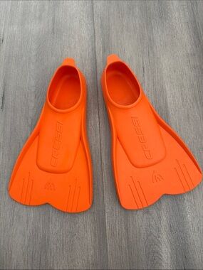 Cressi Kids Swim Fins in Orange size 8-11